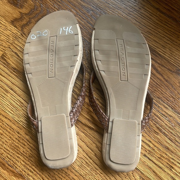 Kenneth Cole Reaction Braided Flip Flops - Picture 2 of 7